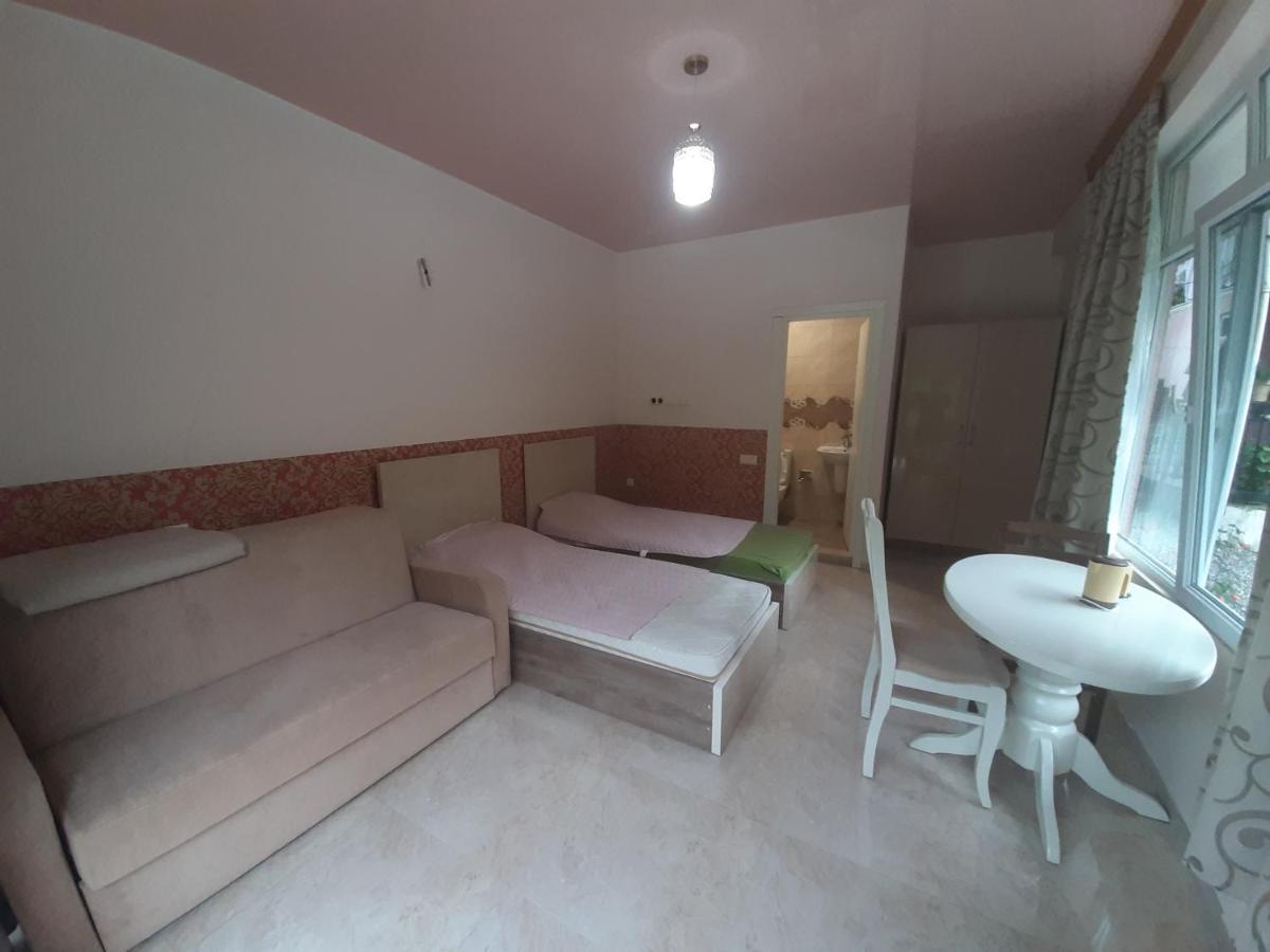 Giorgi Kvariati Hotel Buitenkant foto