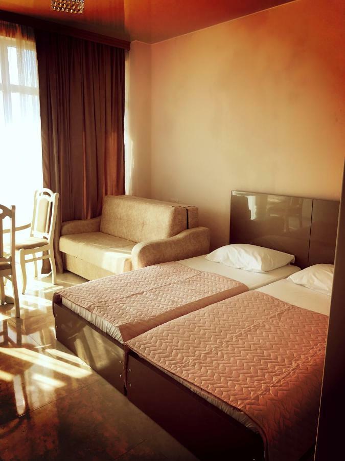 Giorgi Kvariati Hotel Buitenkant foto